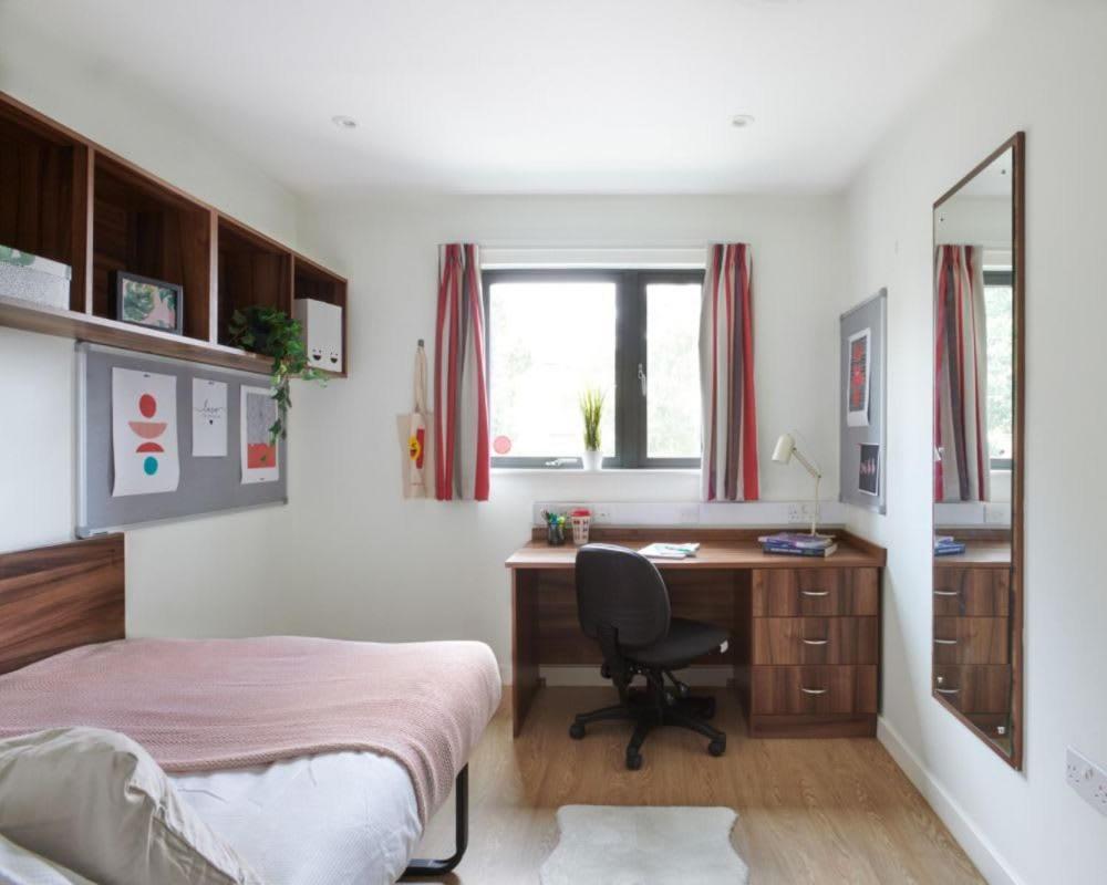 Zeni Ensuite Rooms In Exeter Kültér fotó